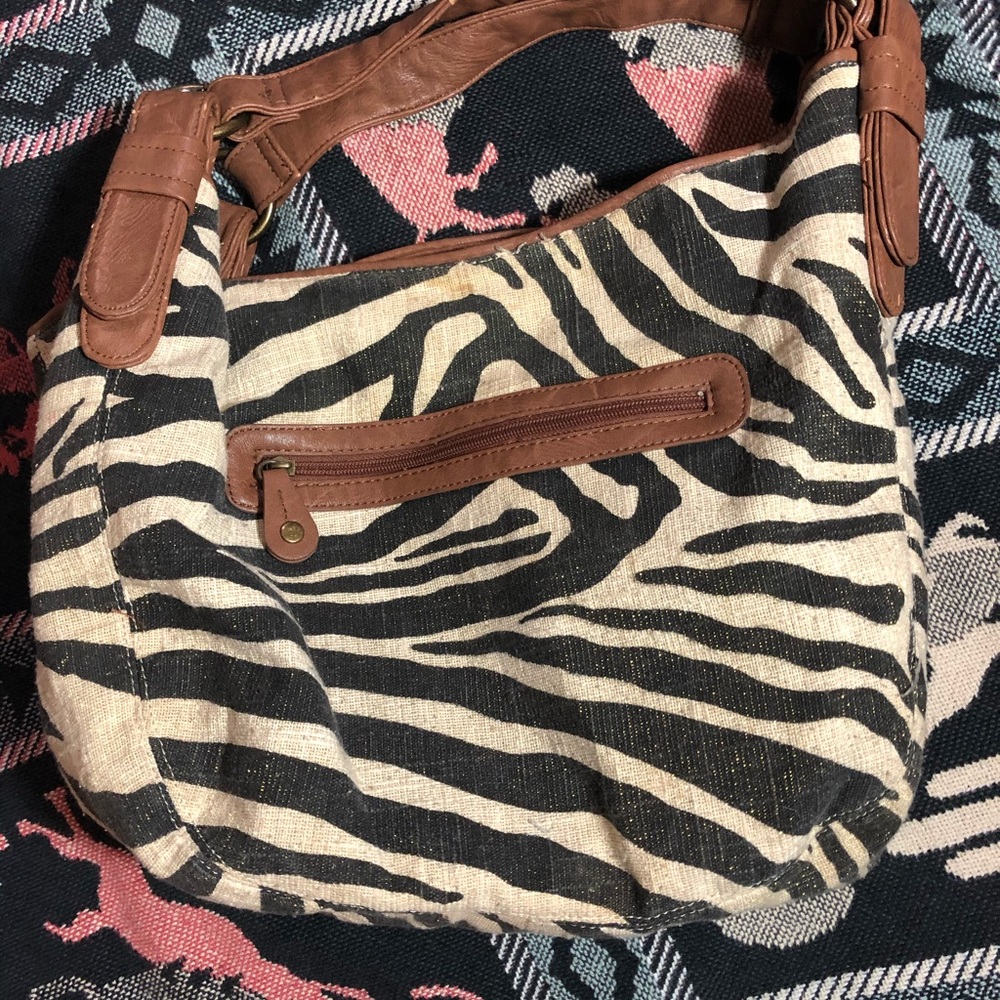 BLACK RIVET PURSE - Picture 2 of 8